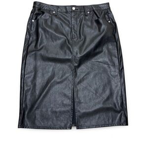SOLD… Universal Thread High Rise Black Faux Leather Pencil Skirt Size 17 Plus